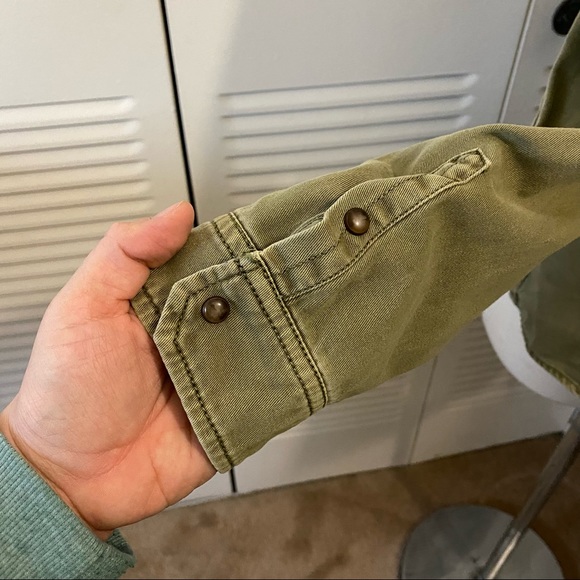 Sanctuary|L|Olive Green Embroidered Utility Button-down Shirt - Picture 9 of 11